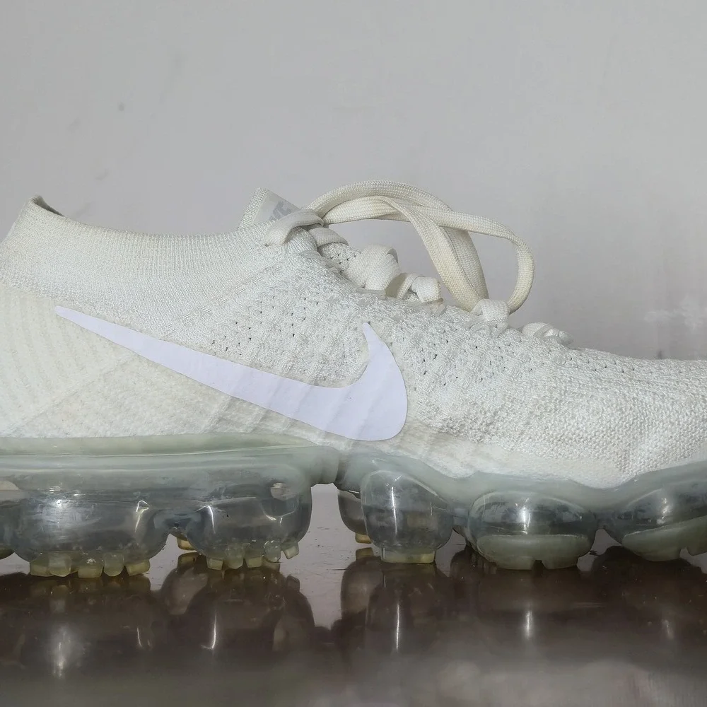 Nike Air VaporMax Flyknit Shoes Womens 7.5 White Running Sneaker 849557-100